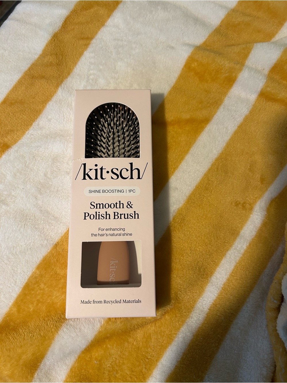 Kitsch Smooth & Polish Brush โ Blush Pink Packaging with Black Bristles